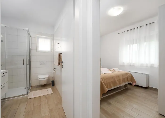 Dani's Place * بوريتش