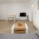 アパート Dani's Place ポレッチ